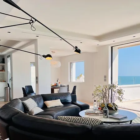 V Penthouse *
